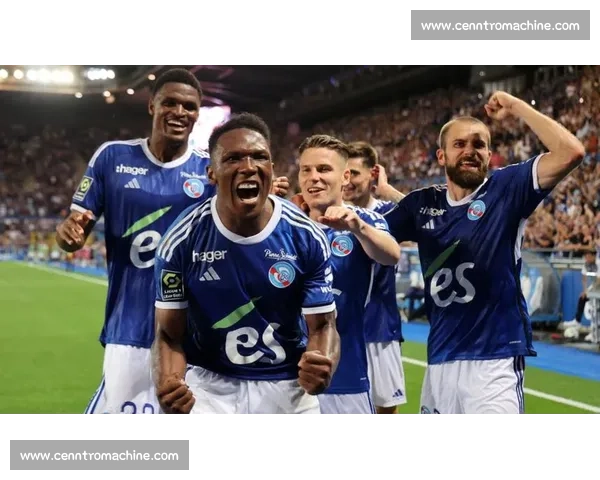 球迷狂欢!法甲赛场再现助威盛况,激情点燃 球迷狂欢!法甲赛场再现助威盛况,激情点燃