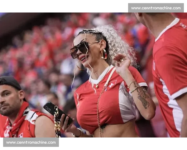 球迷的狂热！欧洲杯决赛现场，来自五湖四海的助威声浪！